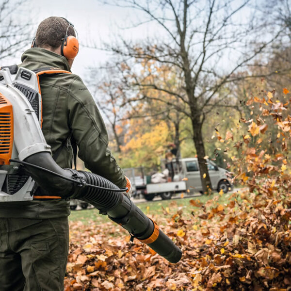 Common reasons leaf blowers lose performance and power