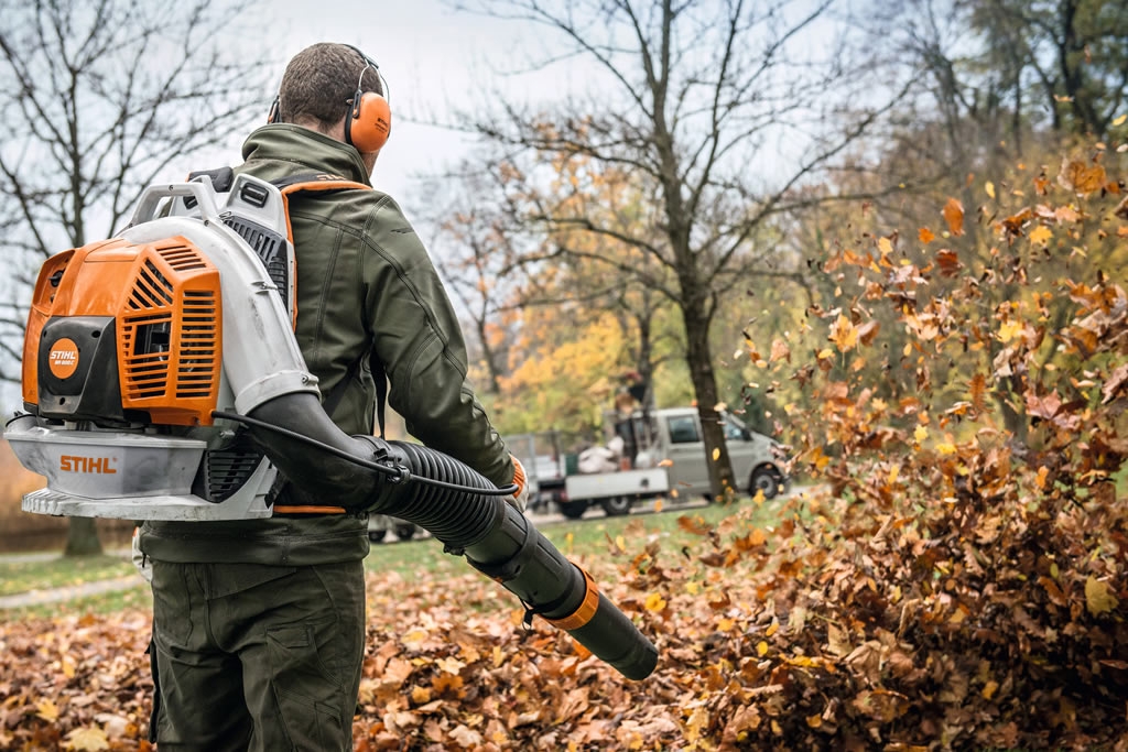 Common reasons leaf blowers lose performance and power